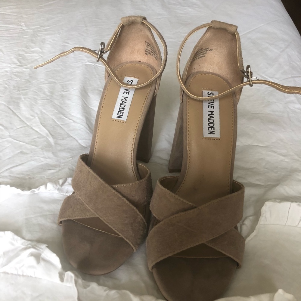 Shoes 👠 - Picture 2 of 3